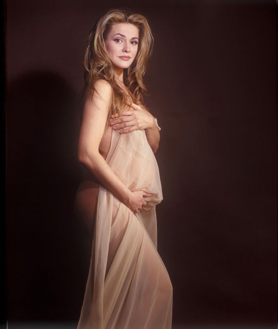 Ольга Сумська поділилася архівним знімком, на якому позує голою і вагітною