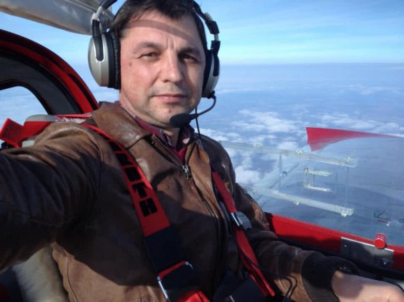 Игорь Табанюк был родом из Узбекистана. Имел 40-летний стаж полетов