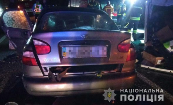 Водій та троє пасажирів  Daewoo,    серед яких діти  5  та 13 років,  у лікарні