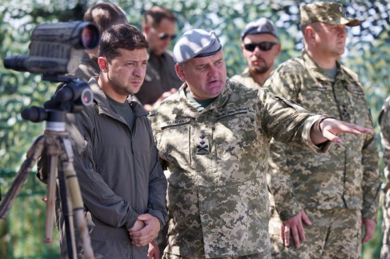 Президент посетил полигон учебно-тренировочного центра Сил специальных операций ВСУ на Житомирщине