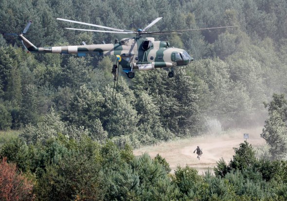 Военнослужащие из Украины, США, Польши и Литвы участвуют в военных учениях "Три меча-2021" на Яворивском полигоне во Львовской области 27 июля.