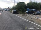 На Закарпатье 37-летний пьяный на Infinity протаранил Mazda на повороте к АЗС. Один пассажир последнего погиб, еще один - в тяжелом состоянии