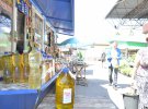 На рынке в Полтаве продают масло на разлив