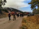 Украинские спасатели помогают тушить лесные пожары в Греции