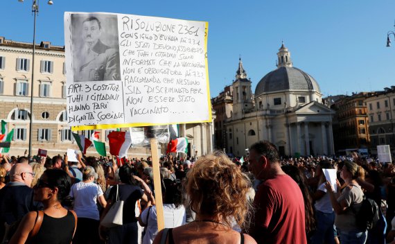 В містах Італії пройшли мітинги проти Covid-паспортів