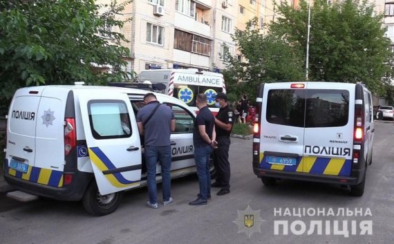 В Киеве 51-летний мужчина избил и зарезал жену. Подозреваемого задержали