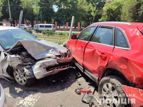 В Одессе на Фонтанской дороге произошла авария с участием четырех легковых автомобилей. Пострадали четыре человека