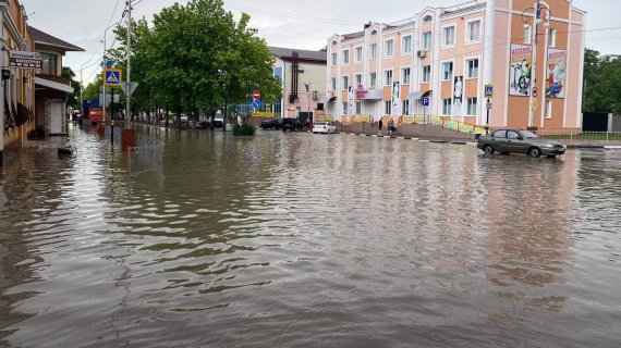 В оккупированной Керчи из-за ливней начался потоп