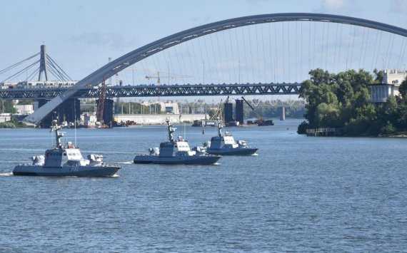 До   парадів до ювілею Незалежності України готуються на суші й на воді