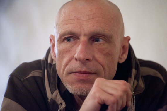 Юрий Издрик родился в 1962-м в Калуше Ивано-Франковской области. Там живет до сих пор