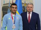 Український спортсмен Парвіз Насібов із Запоріжжя завоював срібну медаль у фіналі з греко-римської боротьби у вазі до 67 кг на Олімпіаді в Токіо. Фото: mil.gov.ua