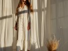 Дизайнер Андре Тан выпустил лимитированную коллекцию платьев и блузок с использованием решетиловской вышивки