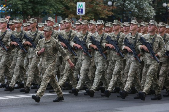 У Києві відбулася перша репетиція параду військ до Дня Незалежності. Фото: Сергій Старостенко, Gazeta.ua