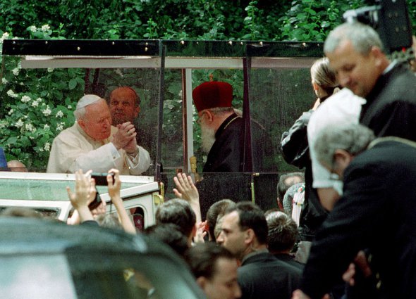 Визит Иоанна Павла II в Украину длился пять дней. Целью была поддержка католиков в их вере и помощь в налаживании дружеских отношений между конфессиями в Украине
