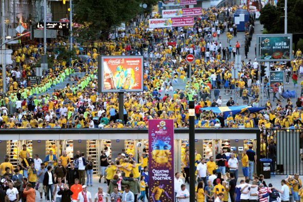 Україну відвідало близько 1,8 млн уболівальників у період Євро-2012