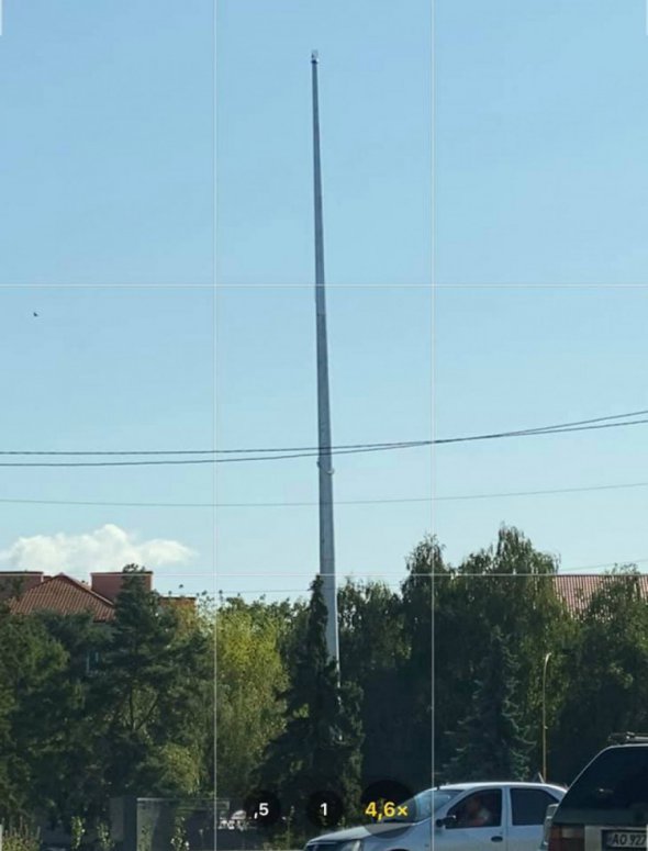 Флагшток за 6,3 млн грн похилився