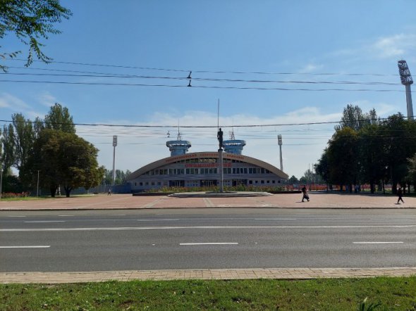 На "Олімпійському" стоїть памятник Бубці. Фото: "Трибуна"
