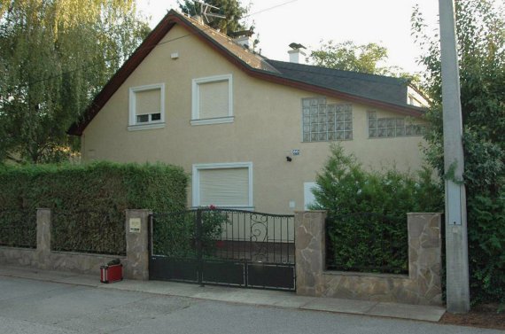 Будинок викрадача на околиці Відня