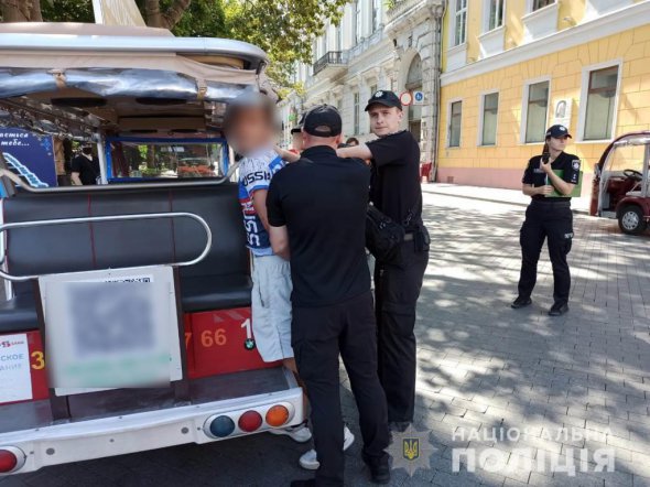 Чоловіка у "московитській" футболці арештували