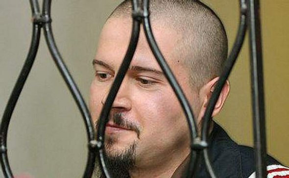 Сергій Довженко -  колишній оперативник маріупольської міліції. Із 1999 по 2002 рік вбив 19 людей