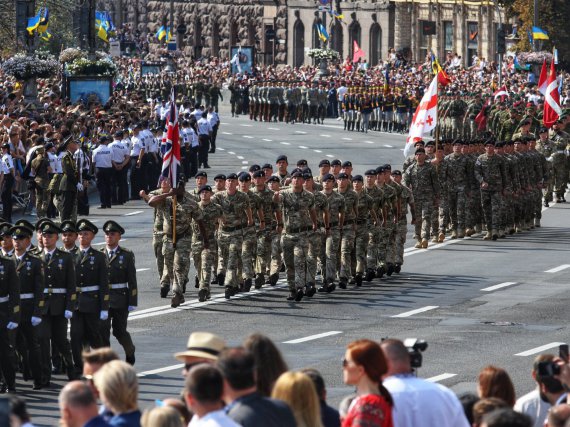 Участь у параді до Дня Незалежності України взяли військові 18 країн