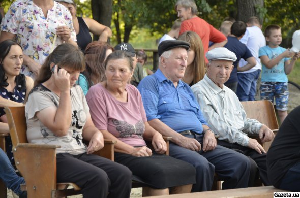 Предлагают с 1 октября 2022 установить минимальную пенсию в размере 3000 грн лицам в возрасте 70 лет и более