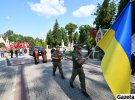 Похоронная процессия движется Лычаковским кладбищем