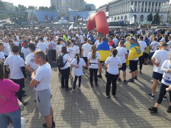 Забіг "Шаную воїнів, біжу за Героїв України" пройшов нині в 26 містах країни.