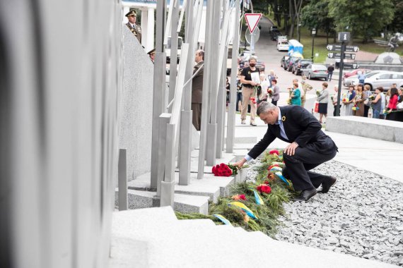Виталий Кличко почтил память погибших украинских воинов.