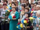 В церемонии открытия Мемориала приняли участие матери и жены погибших героев-киевлян, ветераны русско-украинской войны, представители городской власти.