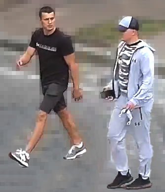 Небайдужих громадян просять допомогти ідентифікувати осіб, які можуть бути причетні до нападу на п’ятого президента Петра Порошенка 24 серпня під час Маршу Партіотів. Фото: facebook.com/bratypozbroi