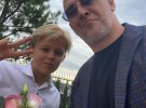 Продюсер Алексей Потапенко, более известный как Потап, поделился фотографией, как проводит сына Андрея в школу