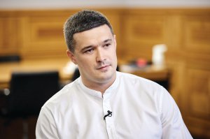 Міністр цифрової трансформації Михайло Федоров: ”Ми стали першою країною у світі, що прирівняла електронні документи до паперових”