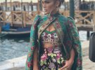 Дженнифер Лопес поразила образом на показе Dolce & Gabbana