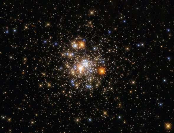 Hubble зробив фото кулястого зоряного скупчення