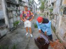 Ведущий тревел-шоу Антон Зайцев посетил кладбище для бедных в Гватемале