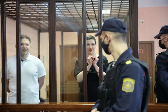 Белорусским опозиционерам Максиму Знаку и Марии Колесниковой дали по 10 и 11 лет тюрьмы соответсвенно. Режим Лукашенко обвинил их в попытке захватить власть