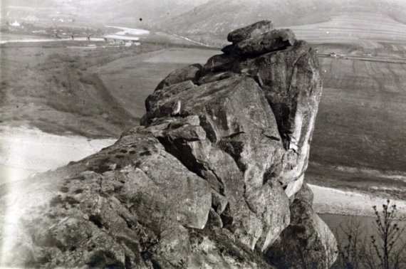 Скеля біля Труханова