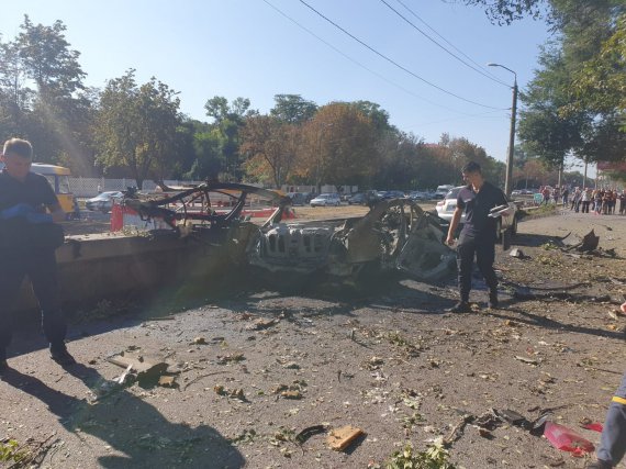 У Дніпрі   вибухнув автомобіль Nissan Primera.  Загинули двоє людей, які були в салоні