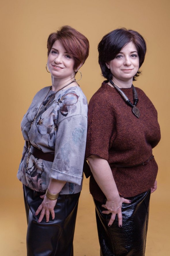 Инна и Светлана Капрановы имеют общий бизнес: обладают брендом женской одежды dVVi kapranova & kapranova и туристической фирмой