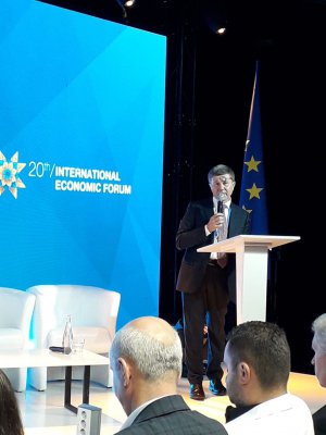 Голова наглядової ради БО "Міжнародний благодійний фонд Музею Голодомору" Іван Васюник представив у Львові проєкт Музею Голодомору