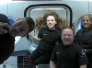 Участники первой туристической космической миссии SpaceX "Inspiration4" похвастилися фото