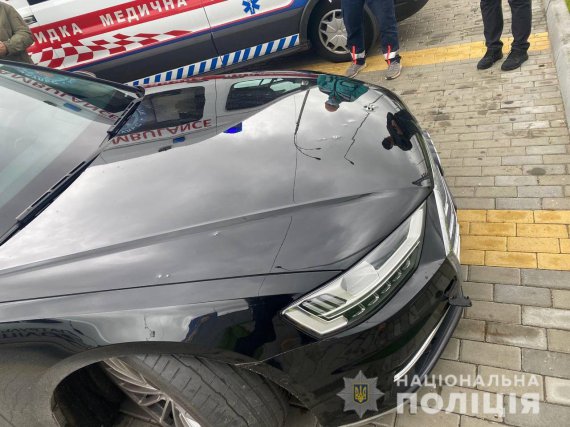Под Киевом стреляли в авто первого помощника президента Сергея Шефира