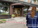 В Черкассах в кафе расстреляли бизнесмена Михаила Козлова. С места происшествия киллер скрылся на автомобиле Skoda. Обгоревшее авто нашли впоследствии в Долине Роз