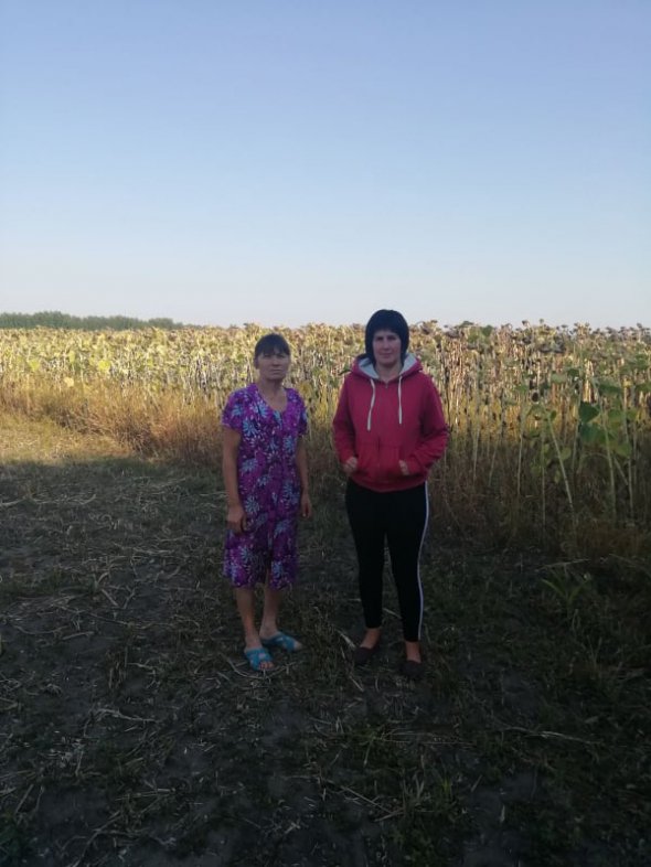 Людмила Боженко (праворуч) та Галина Носенко із села Рокита Миргородського району на Полтавщині відстоюють своє право на користування земельними паями. Вважають, що фермер їх ошукав, підписавши договори оренди на 49 років замість семи