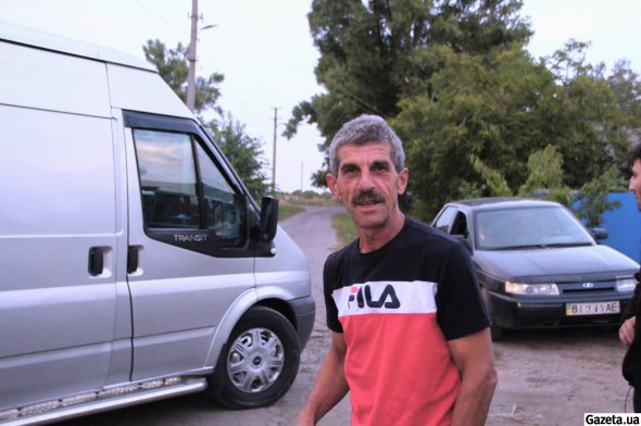 Етнічний турок Хасан Дадаєв шість років тому виїхав з України до Туреччини за урядовою програмою. Щороку по 10 місяців живе в Глинську - вирощує овочі