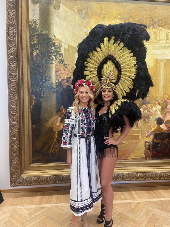 40-летняя Зоряна Богдан одержала победу в двух номинациях на конкурсе красоты "Миссис Европа 2021".