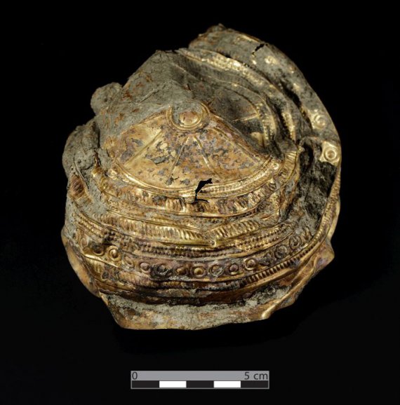 На місці доісторичного поселення в Ебрайхсдорфі в Австрії археологи знайшли золотий кухоль