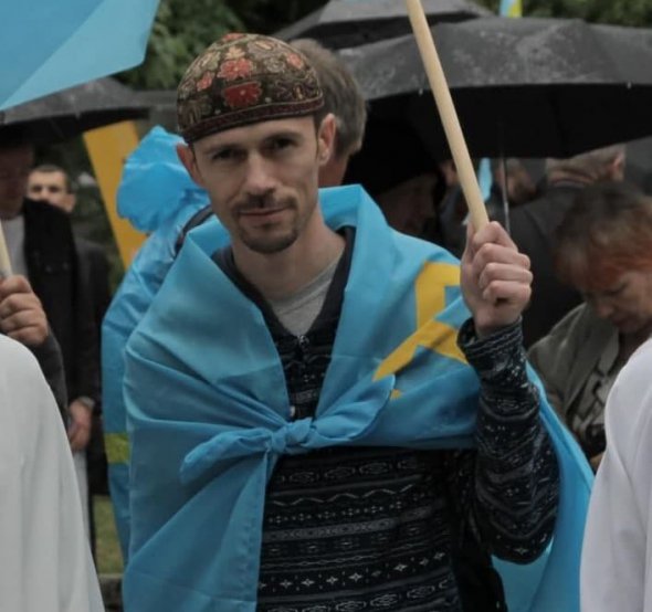 Художник кримський татарин Рустем Скибін