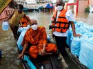Затоплені храми в тайському місті Аюттхая, 6 жовтня